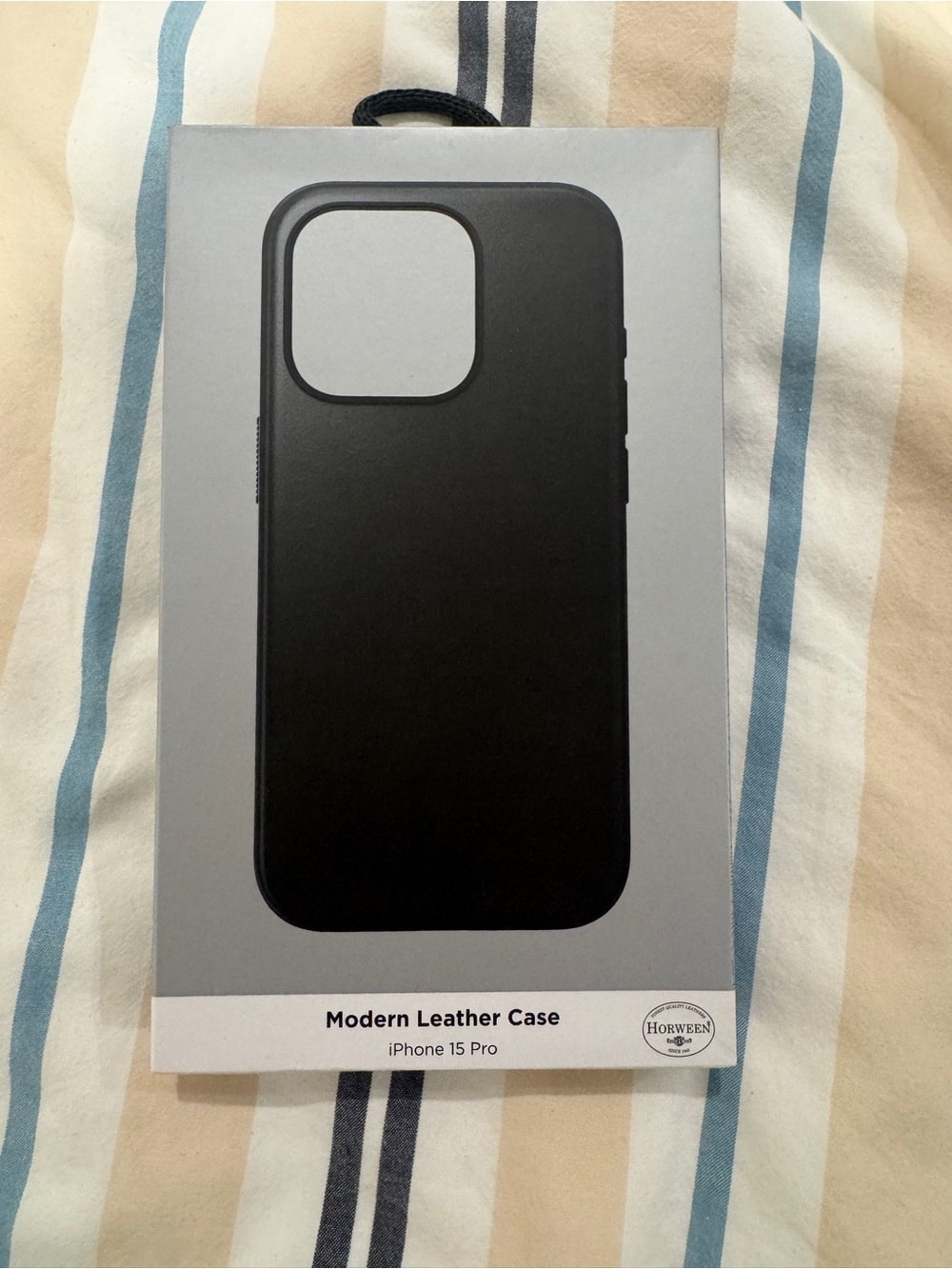 Nomad Goods Modern Leather Case iPhone 15 Pro Black